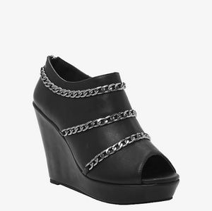 CHAIN LINK PEEP-TOE WEDGE BOOTIES (WIDE WIDTH)